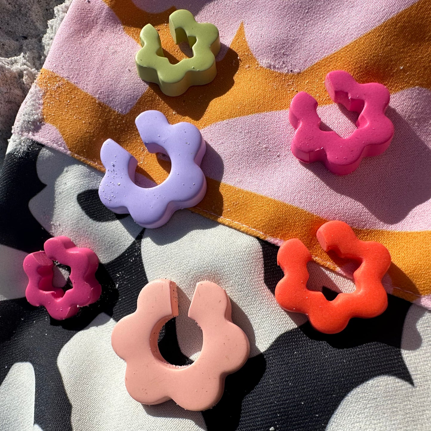 Maxi Flower Earcuff