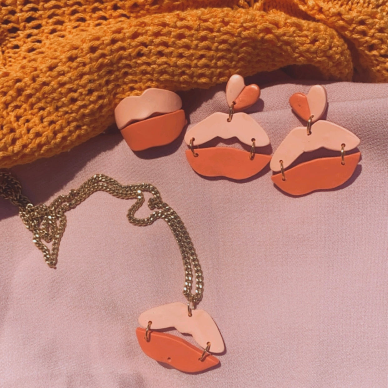 Kiss Ring