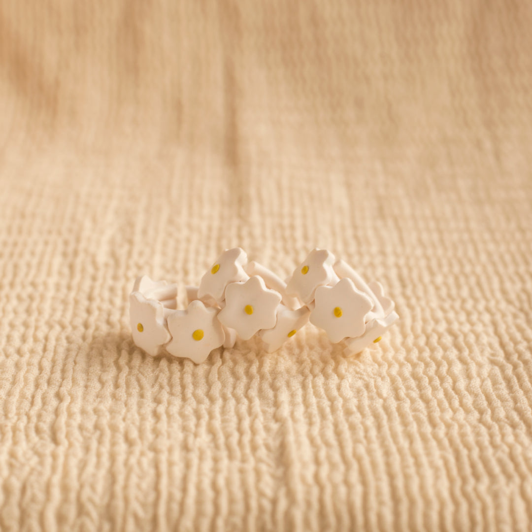 Earcuff Daisies