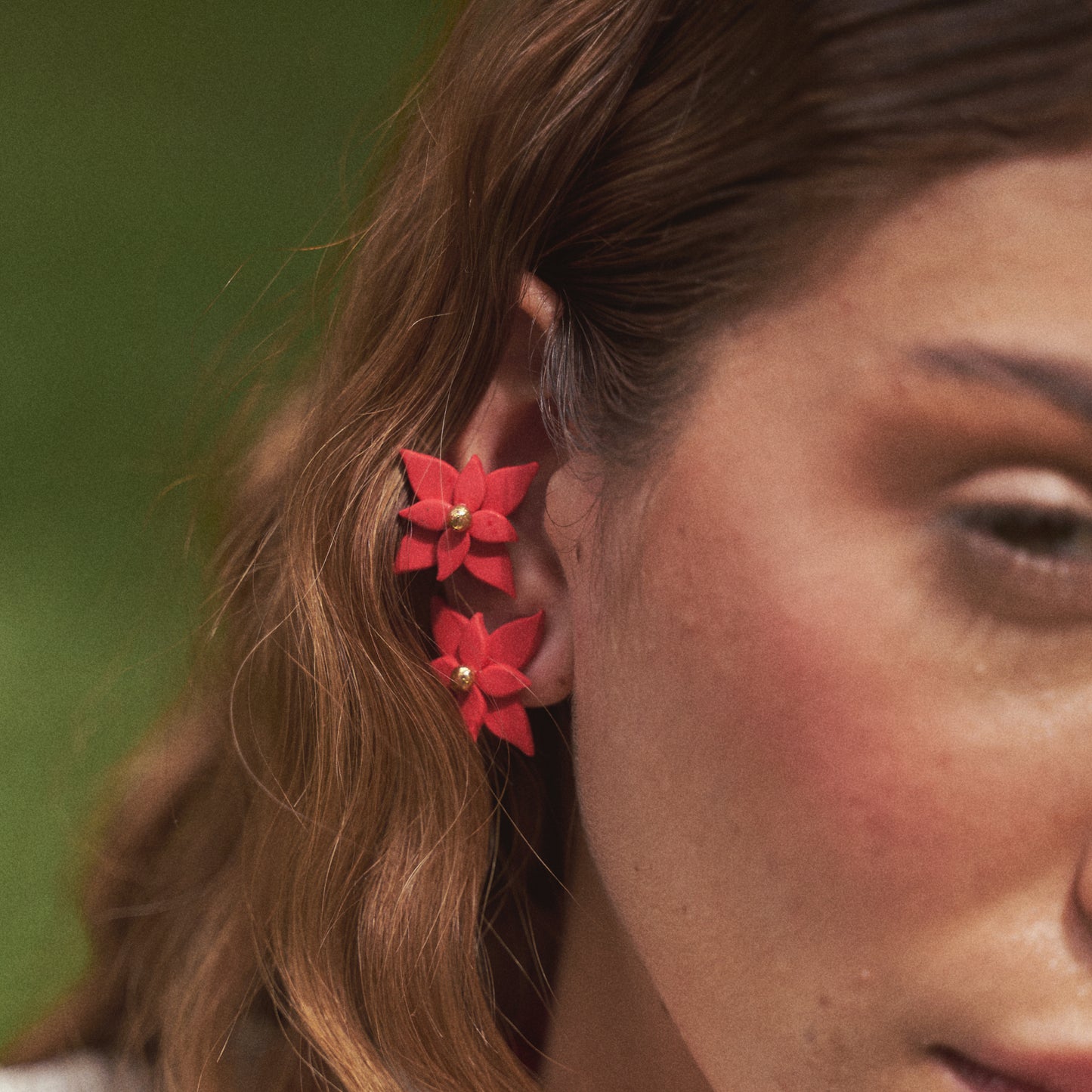 Earcuff Flor de Navidad