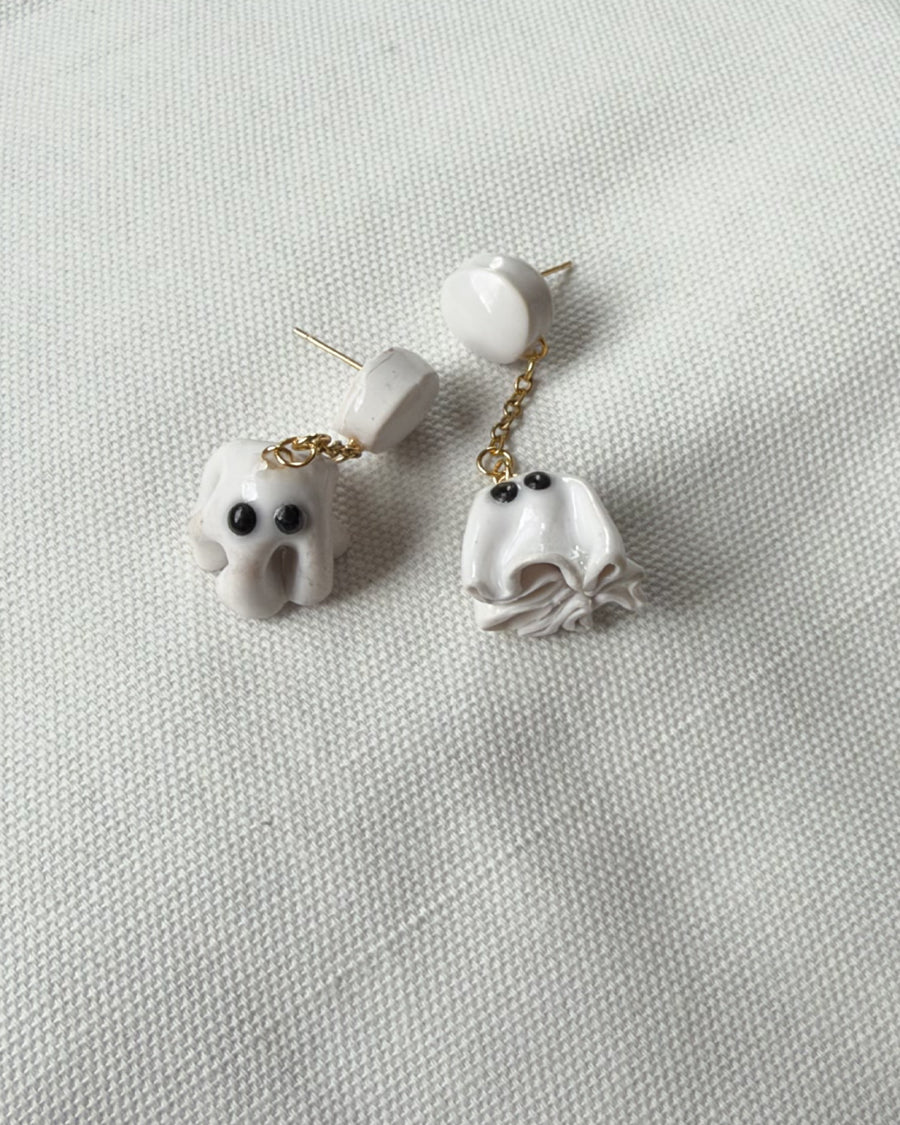 Aretes Fantasmita
