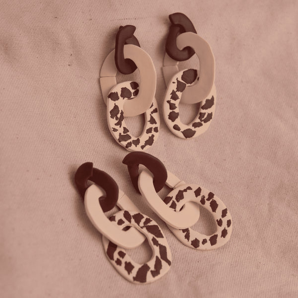 Aretes Lau Pantoja Cow Print