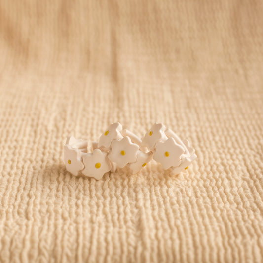 Earcuff Daisies